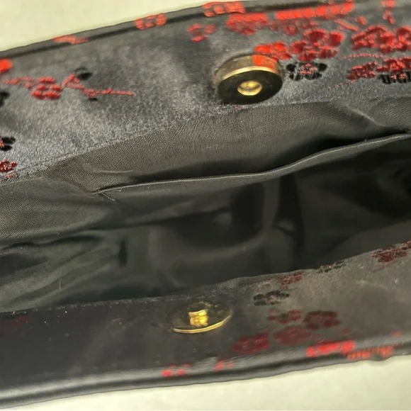 Chinoiserie handbag, room for a phone. Beautiful black silk, red embroidery. - Picture 2 of 2